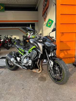 KAWASAKI Z900 KAWASAKI Z900